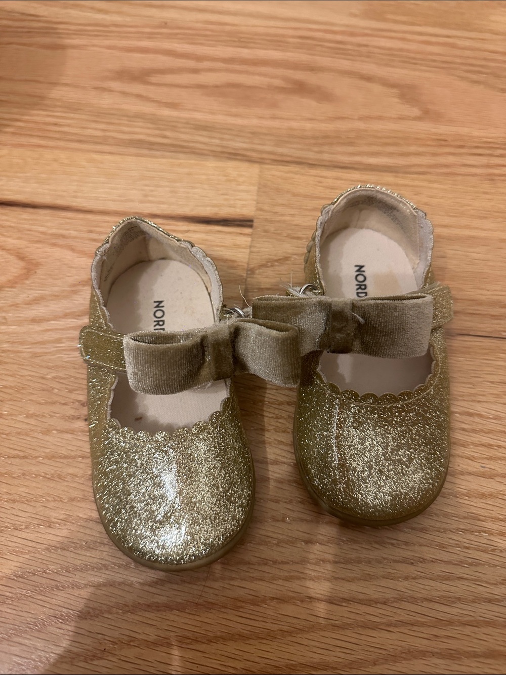 Nordstrom Girls Gold Glitter Bow Mary Janes